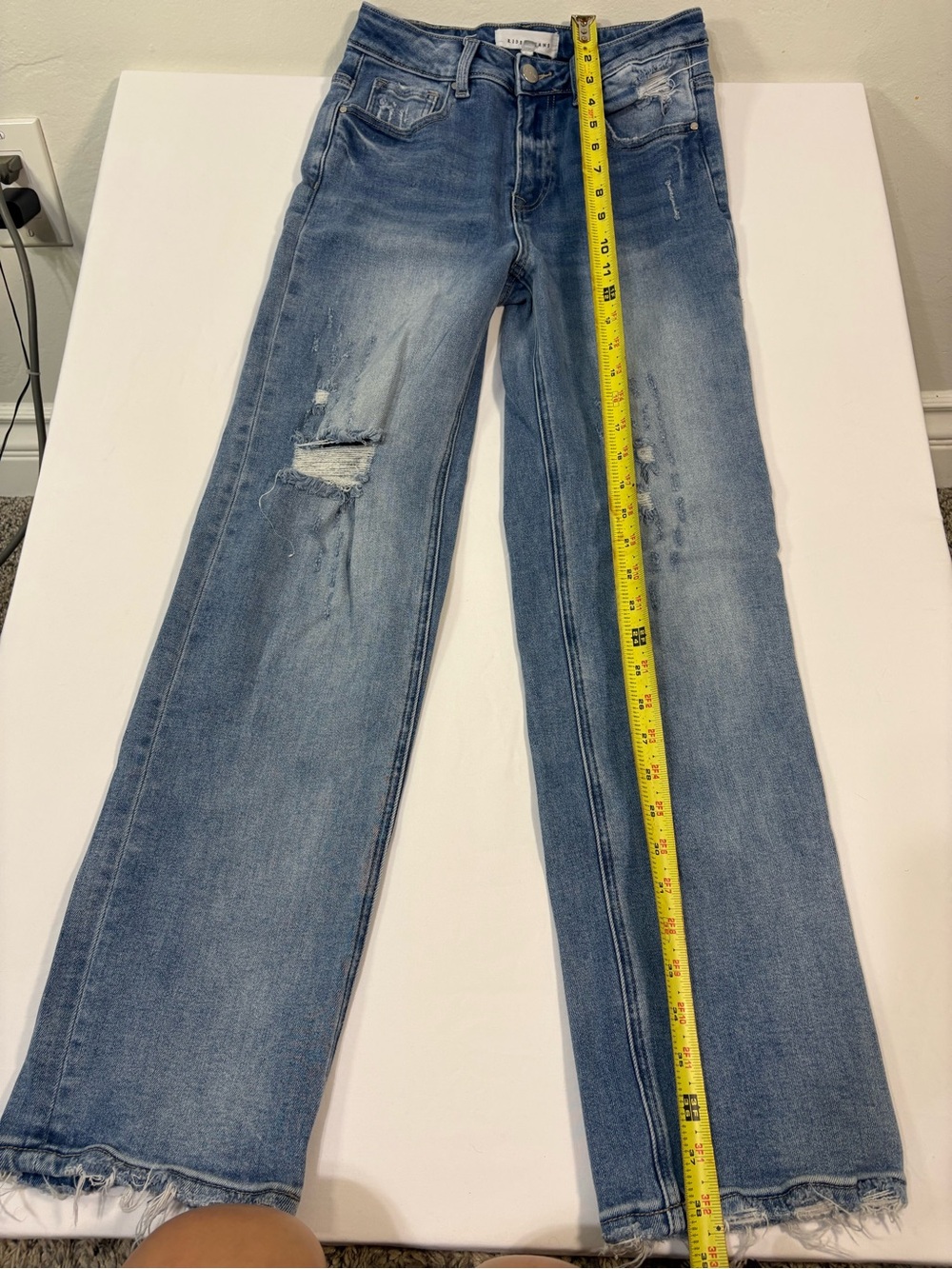 Sz 5/27 junior’s Light Blue Distressed Straight-Leg Jeans